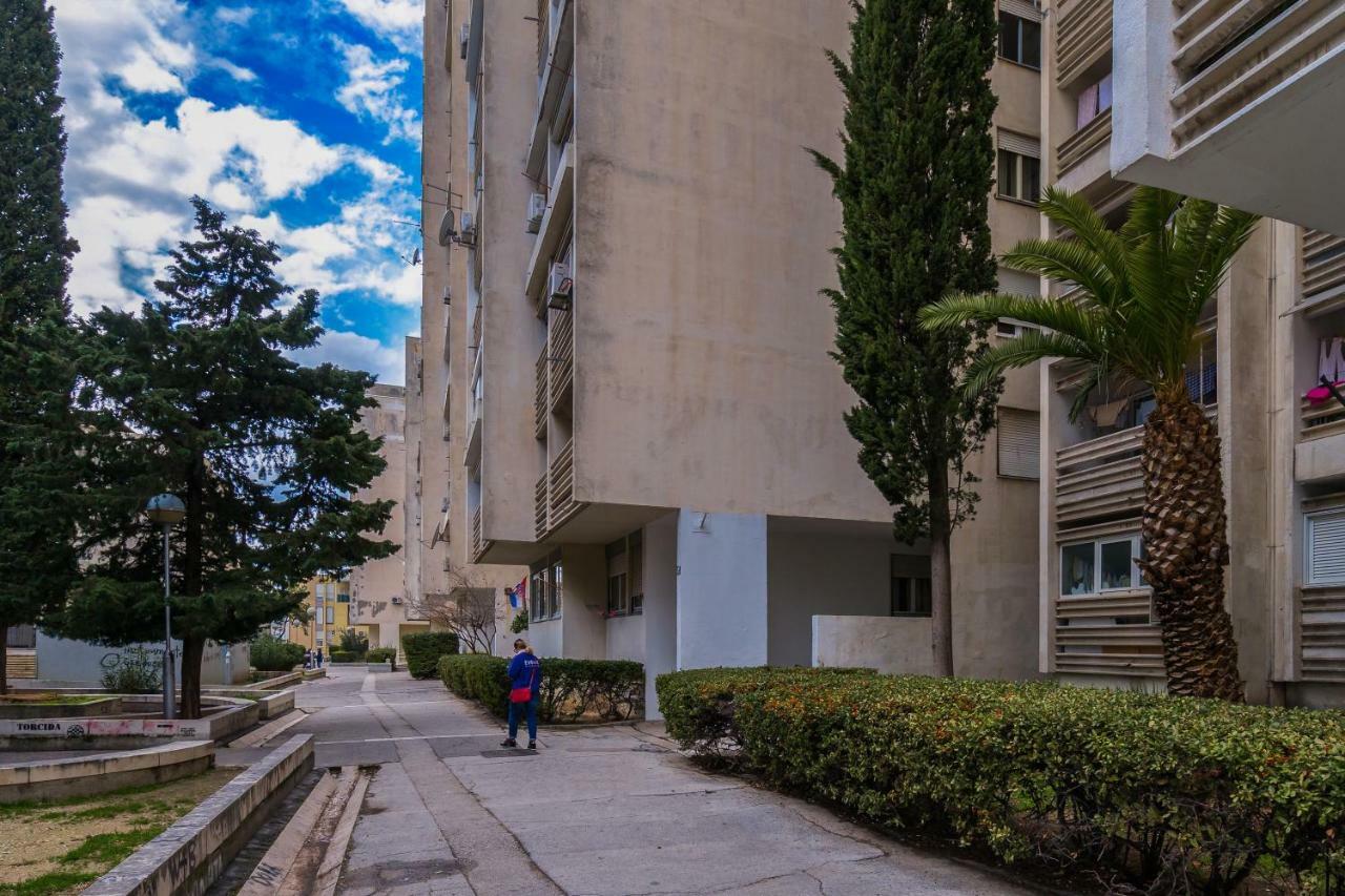 2 Bedroom Apartment/Parking/Market Split Exterior photo
